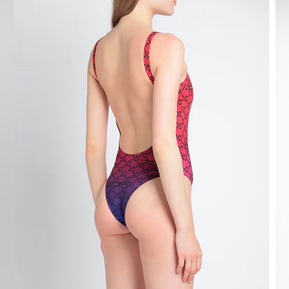 OFF-WHITE™
One-piece swimsuits - Picture 3 of 5